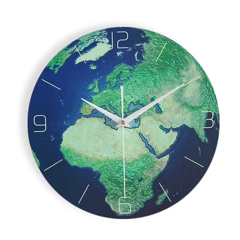 Wanduhr im Design der Weltkarte