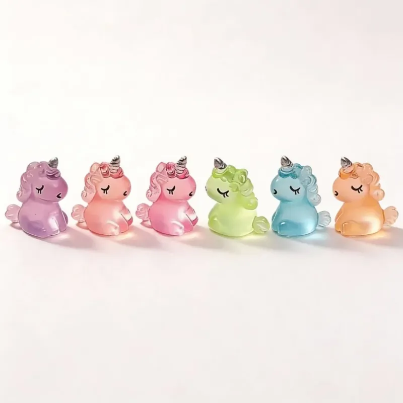 Unicorns - Set of 6 - Miniature Figurines - Glow in the dark - Multicolor ↑ 2,5 cm