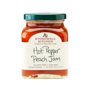 Hot Pepper Peach Jam von Stonewall Kitchen: Süße Pfirsiche & feurige Paprika – ideal zu Käse, Maisbrot oder als besondere Sauce.