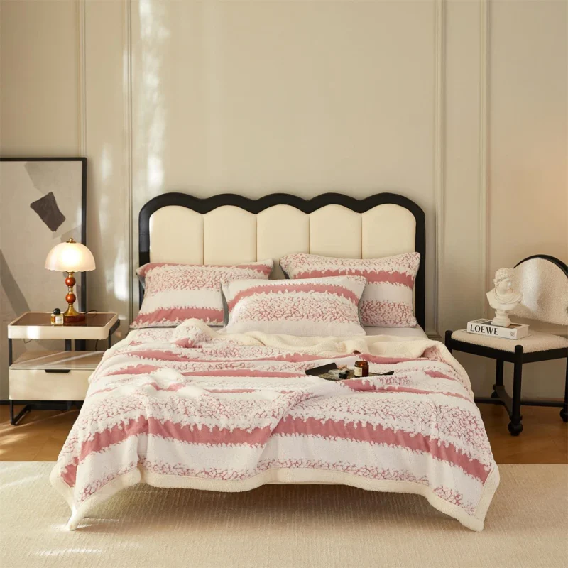 WARMCOCOON – Double-Layer Blanket for Comfortable Evenings