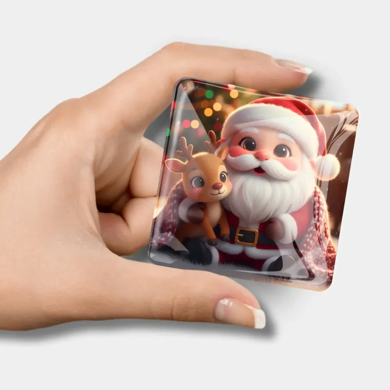 Weihnachtlicher Diamond Painting Cover Minder mit süßem Weihnachtsmann und Rentier Motiv aus Glas für kreative Bastler.