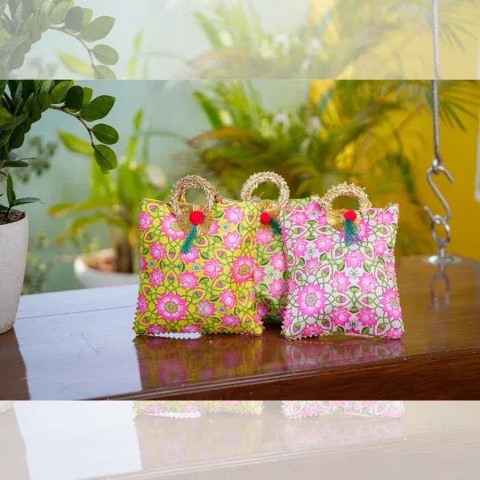 Fabric Thamboolam Bags, 8.5x9x4 Inches