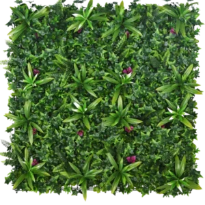 Die künstliche Hecke Olivine 100 x 100 cm UV ist eine dichte vertikale Gartenplatte mit grünen Blattpflanzen und kleinen violetten Blüten, die sich perfekt dazu eignet, jedem Raum lebendiges Grün zu verleihen.