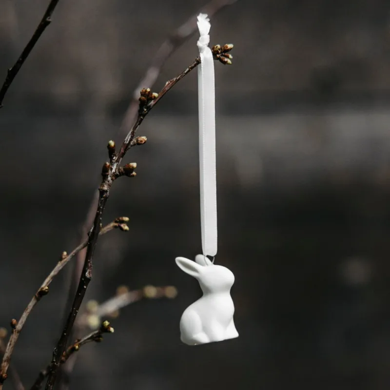 Hase Maja mit Aufhängung - weiß