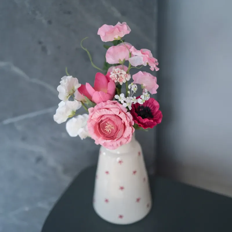 Bouquet de fleurs en papier Cocteau, composition artisanale colorée vue de face - Flowrette