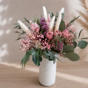 Großer Trockenblumen Brautstrauß rosa mit Eukalyptus, Infinity Rosen und Pampasgras