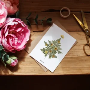 Carte postale Sapin de Noël Jaune, illustration festive aux tons dorés - Flowrette