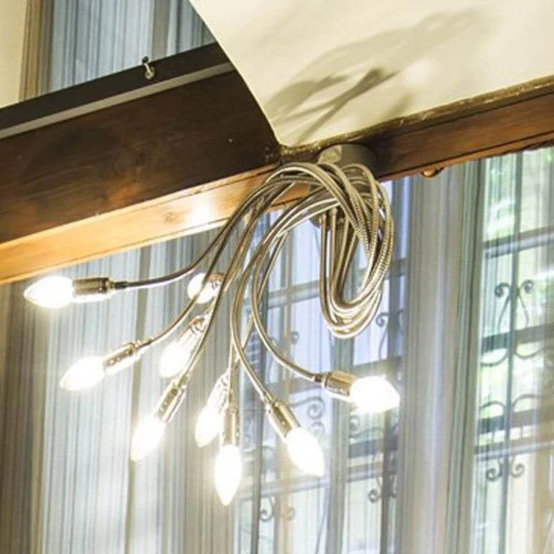 Catellani & Smith Turciù 9 LED Wandleuchte 60cm Flex mit flexiblen Armen und leuchtenden Glühbirnen.