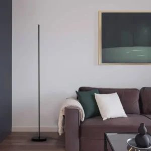 Colby LED Stehlampe 3000K Schwarz, minimalistische schwarze Stehleuchte im modernen Wohnzimmer