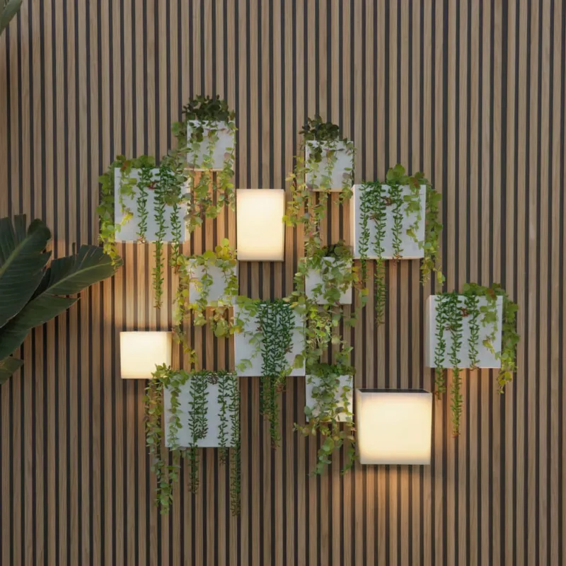 WALLY Solar-Wandleuchten & Wandtöpfe Set | Vertikaler Garten mit LED-Beleuchtung