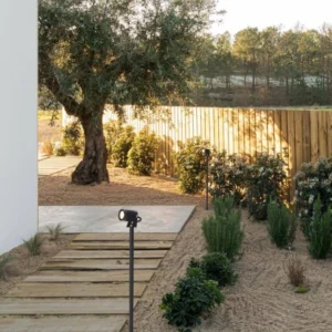 Fend LED Außenwandleuchte Poller 3000K Schwarz IP65 als moderne Gartenleuchte entlang der Einfahrt