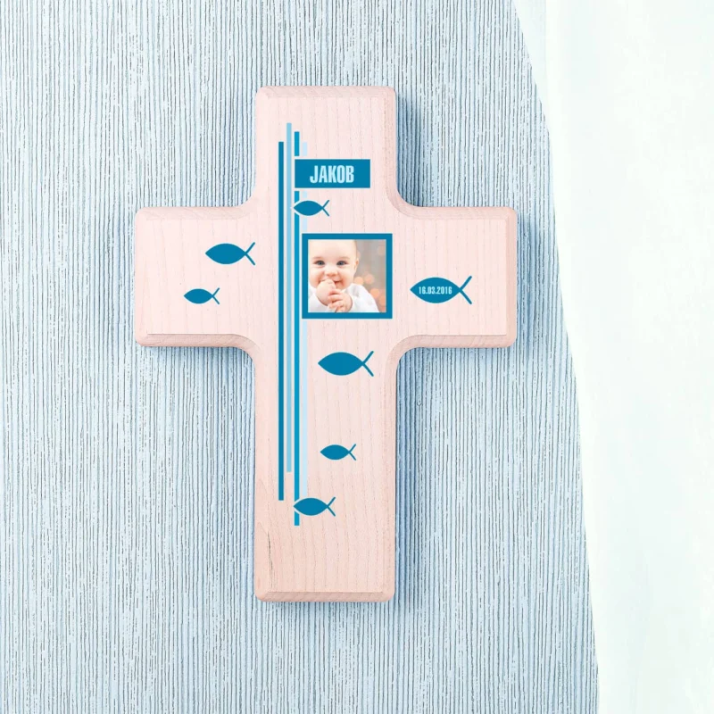 Holzkreuz zur Taufe persoanlisiert