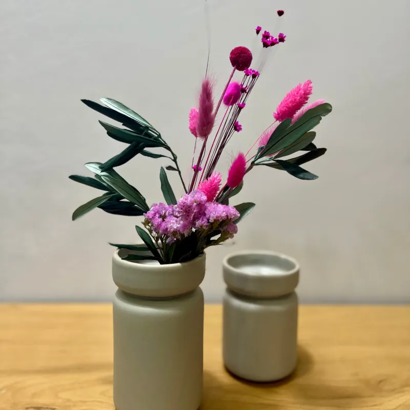 Mediterraner Trockenblumenstrauß Olive Garden Mini in Grün und Pink