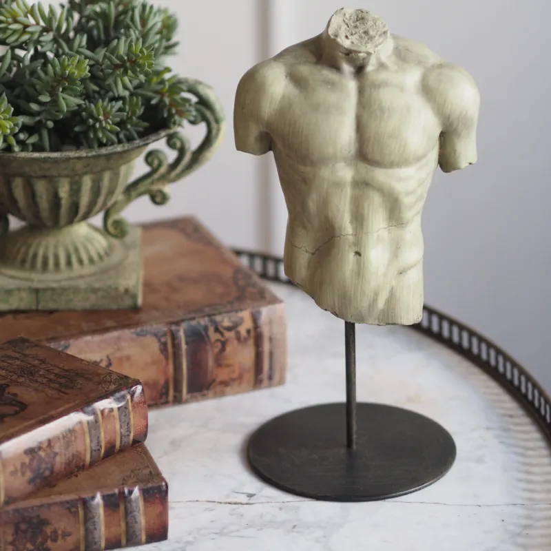 Torso-Büste auf Standfuß · antike Skulpturinterpretation