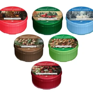 Entdecken Sie das exklusive Daylight Bundle Winterdüfte 2025 von Kringle Candle bei American Heritage – sechs festliche Düfte für gemütliche Wintermomente.