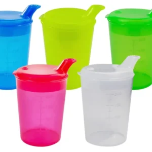 Ein schnabelartiger Becher aus transparentem Kunststoff, ideal für Menschen mit Schluckbeschwerden. Der Becher hat einen stabilen Griff und eine breite Öffnung, die das Trinken erleichtert. Die Schnabelöffnung ermöglicht kontrolliertes Trinken und minimiert das Risiko des Verschüttens. Der Becher ist spülmaschinenfest und leicht zu reinigen. Varianten in verschiedenen Farben sind erhältlich, um individuelle Vorlieben zu berücksichtigen.
