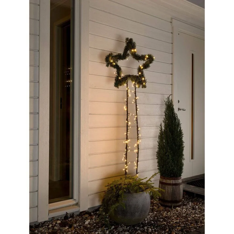 Dekorative Außenansicht einer gefrosteten 10,5m Micro LED Lichterkette gefrostet 40 Warmweiße Dioden IP44 im Stern-Design.