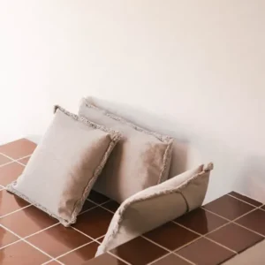 STONEWASHED SQUARE CUSHION NEW GREY
