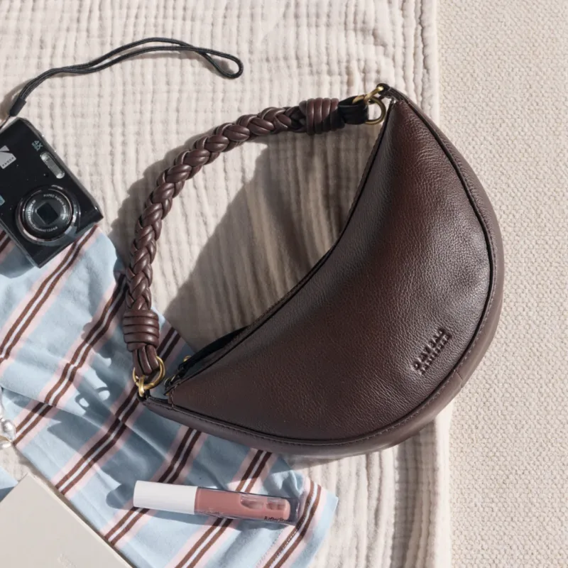 Leo Mini Tasche - Leder Chocolate mit 2 Straps