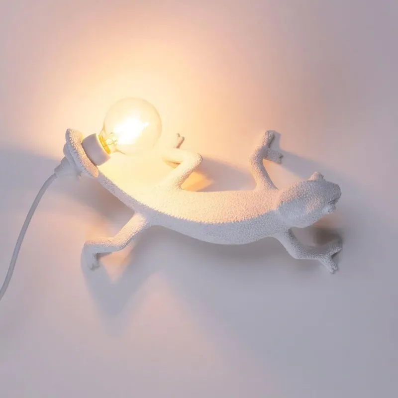 Seletti Chameleon Going Down LED Wandlampe USB Weiß, weiße Chamäleon-Tischleuchte mit Glühbirne