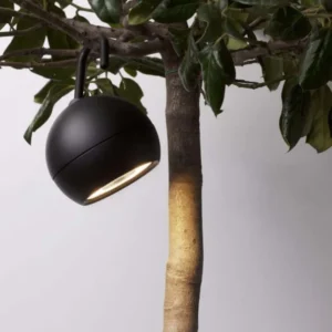 Venedo LED Außenhängeleuchte 3000K Schwarz IP54 an Baum für Balkon, Terrasse und Garten