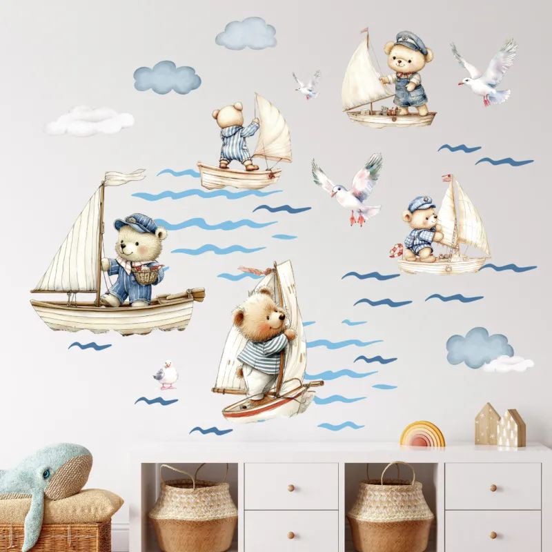 Wandtattoo mit Bären auf Segelbooten im Kinderzimmer