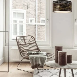 Zane Pendelleuchte Schwarz, Gold – moderne schwarze Deckenleuchte mit goldener Innenfläche im Wohnzimmer