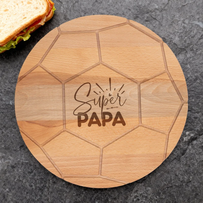 Frühstücksbrettchen Servierbrett Holz graviert Super Papa Fußball Design