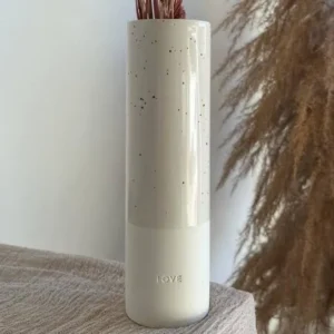 Eulenschnitt Steingut-Vase in "love" weiß - Lykke&You GmbH