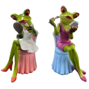 Zwei Formano Froschhausen Dekofigur Frosch Ladies beim Schminken