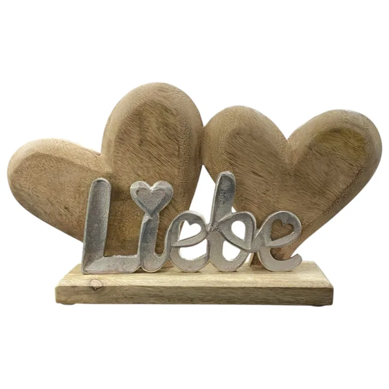 Ein Holz Dekoaufsteller aus zwei Herzen mit Schriftzug Liebe