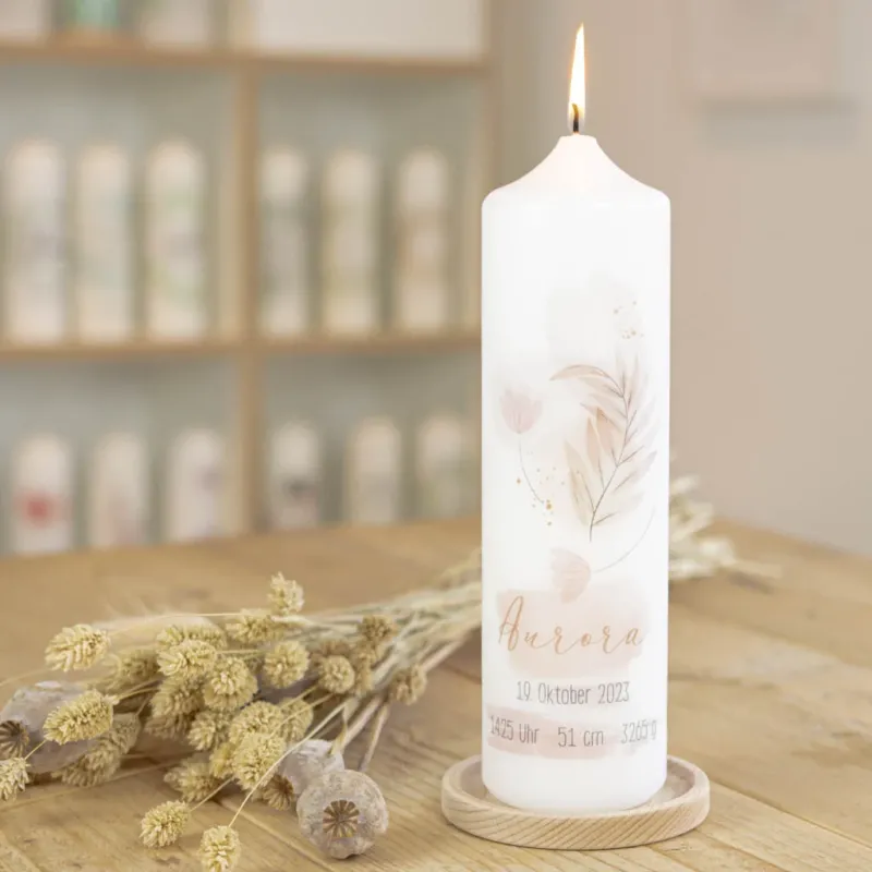 Geburtstagskerze Mädchen im Boho-Stil mit Blüten und Zweig