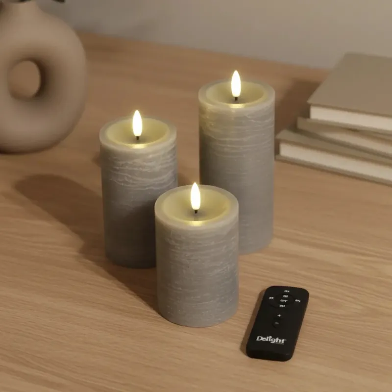 3er-Set LED Stumpenkerzen innen – Grau mit Fernbedienung & realistischer 3D-Flamme Deluxe Homeart