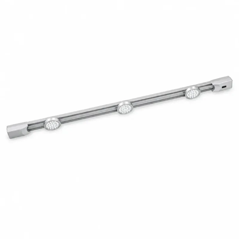 Silberne LED Lichtleiste Lightracer 90 cm mit Sensor und drei verschiebbaren Spots, Studioaufnahme vor weißem Hintergrund.