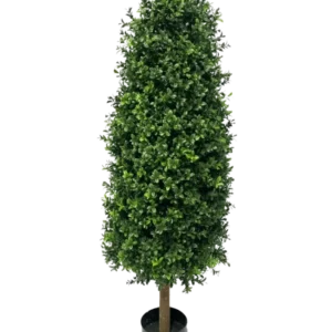Die Kunstpflanze Buchsbaumpyramide UV 120 cm ist eine hohe, kegelförmige Kunstpflanze mit dichten grünen Blättern in einem kleinen schwarzen Topf, perfekt für jeden Garten. Es verfügt über einen UV-Schutz, um sein lebendiges Aussehen vor einem schlichten weißen Hintergrund zu bewahren.