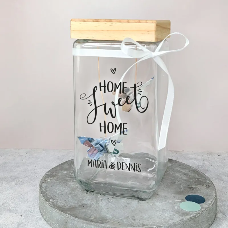 Vorratsglas mit weißem Band, Motiv „Home Sweet Home“ und Namen Maria & Dennis
