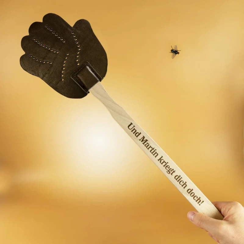 Lustige Fliegenklatsche mit Ihrem Wunschtext