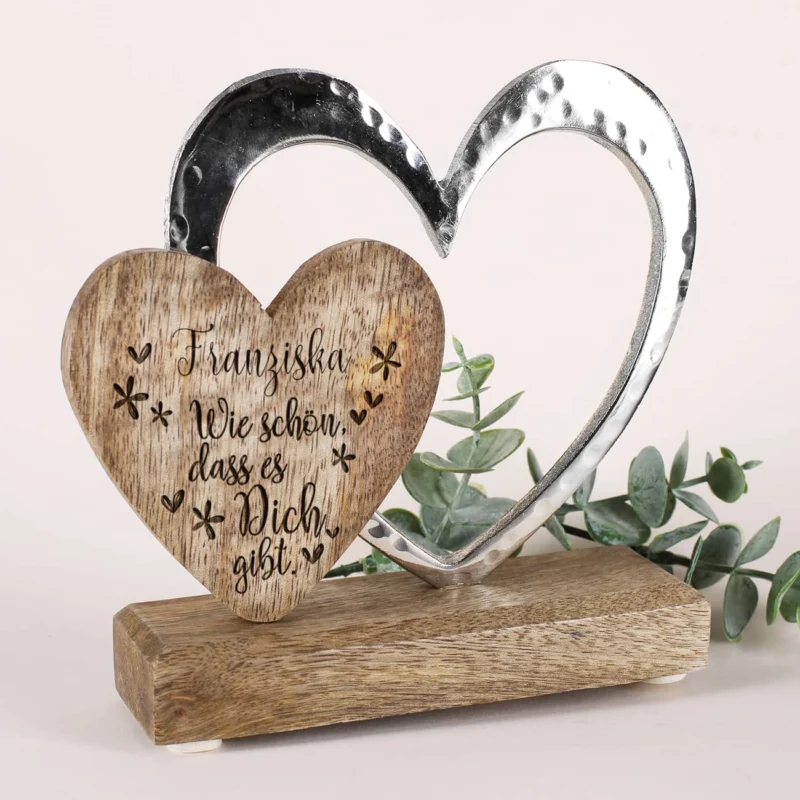 Herzskulptur aus Aluminium und Mangoholz mit Gravur - klein