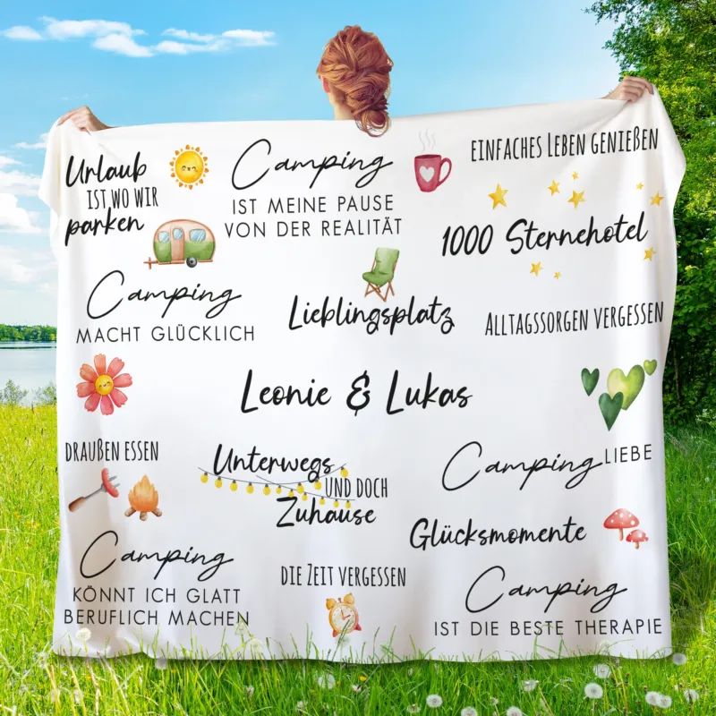 Camping-Kuscheldecke mit personalisiertem Text – ideal für Outdoor-Abenteuer und Wohnmobil-Reisen