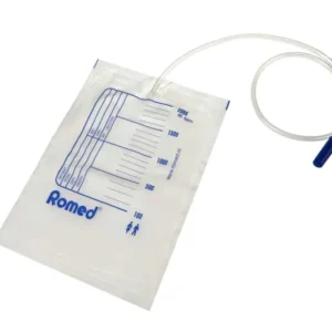 Transparenter Urinbeutel mit einem Fassungsvermögen von 2 Litern, geeignet für Standardanwendungen. Der Beutel hat eine klare, gradierten Skala zur einfachen Ablesung des Füllstands sowie einen stabilen, flexiblen Schlauch mit einer breiten Entleerungsöffnung an der Unterseite. Oberhalb des Beutels befindet sich eine Anbringungszone für eine komfortable Befestigung. Die Oberseite des Beutels zeigt eine Kappe zum sicheren Verschließen, weiterhin sind Sicherheits- und Gebrauchshinweise aufgedruckt.