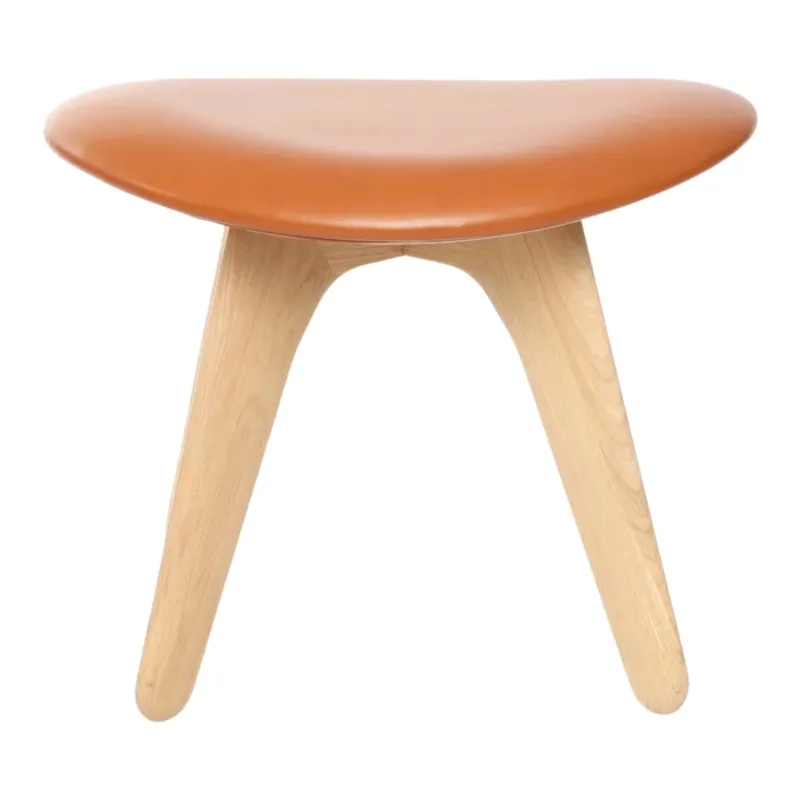 Slab Ottoman von Tom Dixon aus gebürsteter Eiche und Cognac Leder, moderner Design Hocker im minimalistischen Wohnraum
